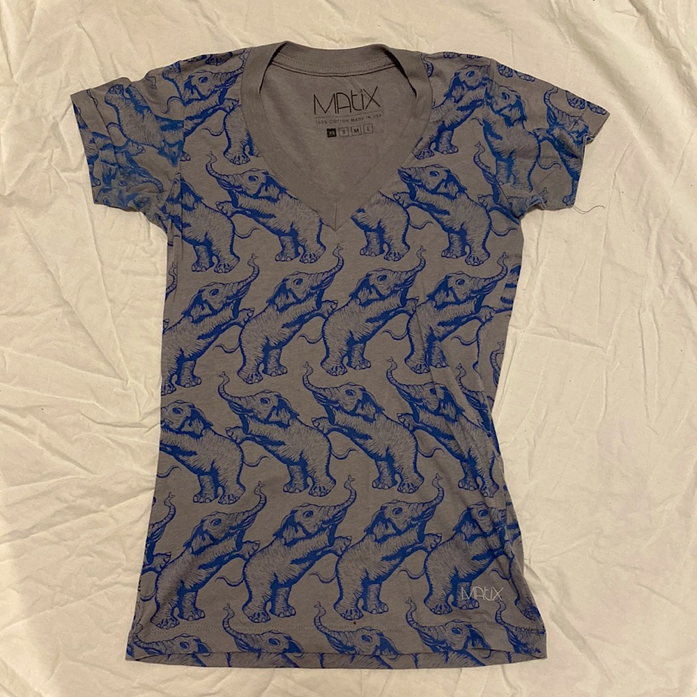 Elephant v-neck tshirt